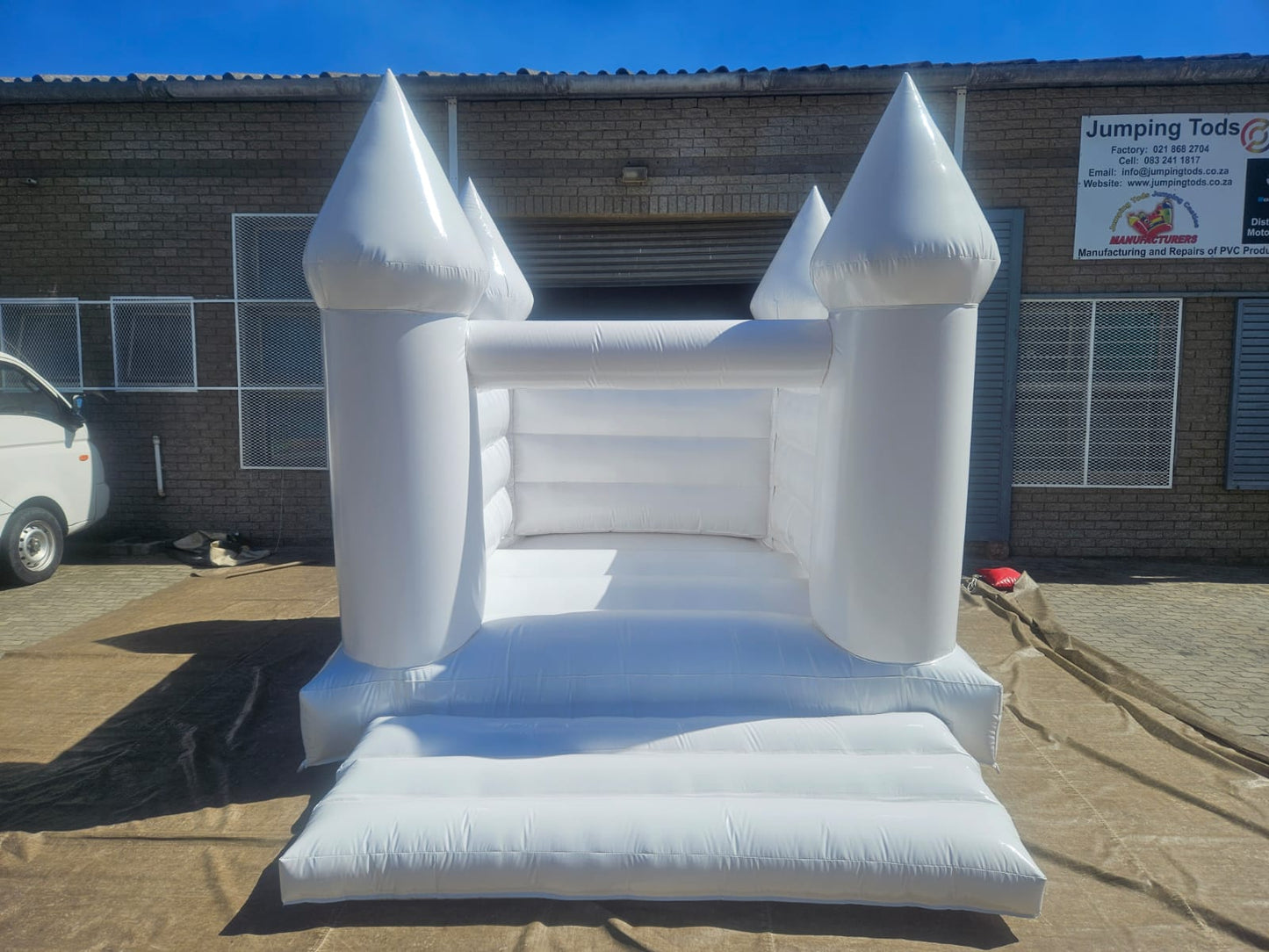 White Wedding Castle with Solid Walls