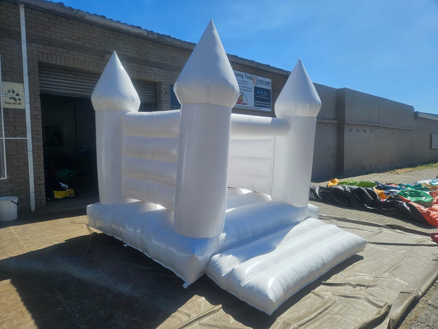 White Wedding Castle with Solid Walls