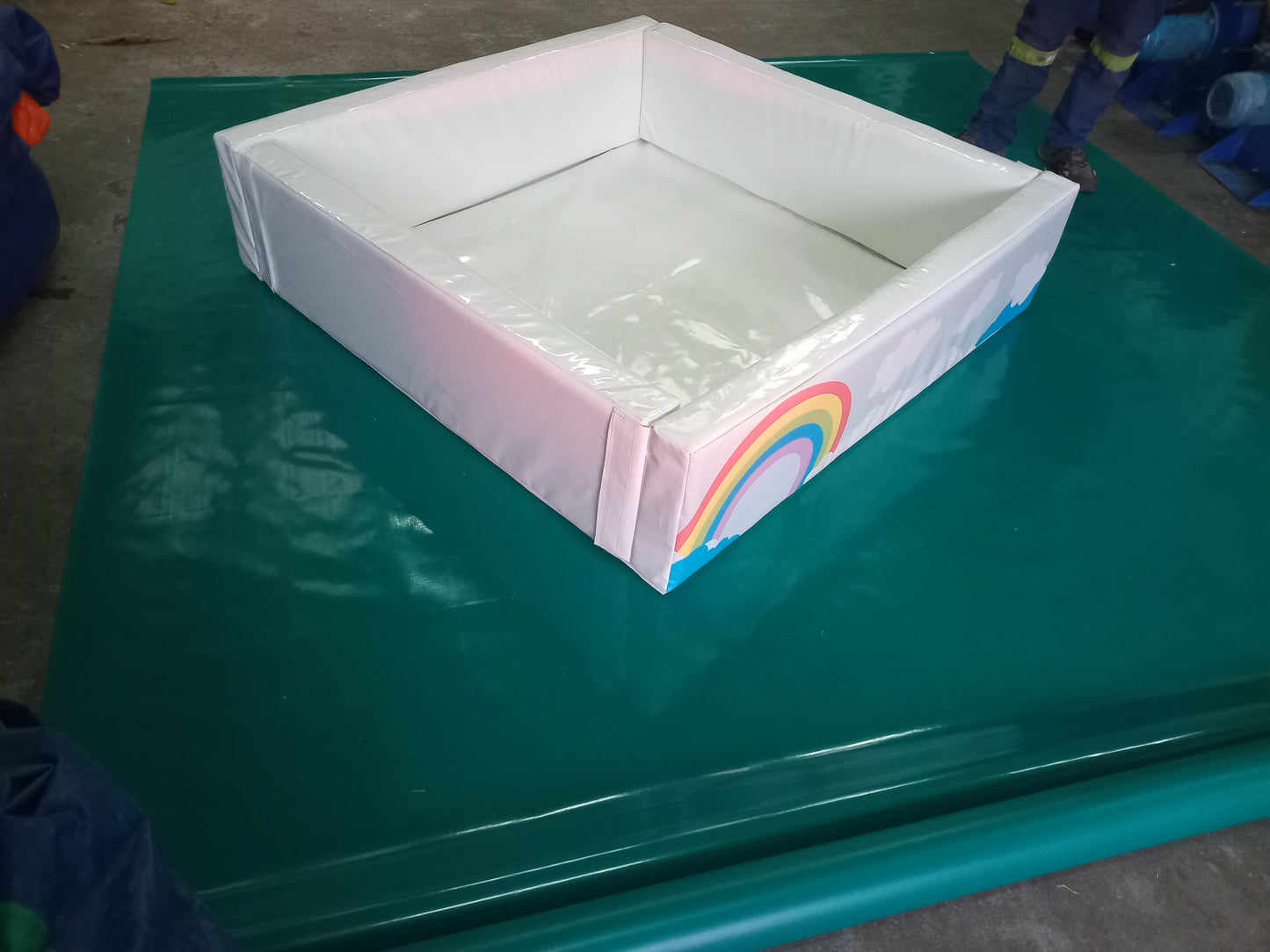 White Rainbow Soft Play Ball Pond
