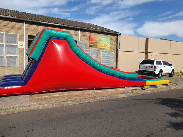 Curve Slide with Detachable Pond / Inflatables Cape Town – TrolleyExpress