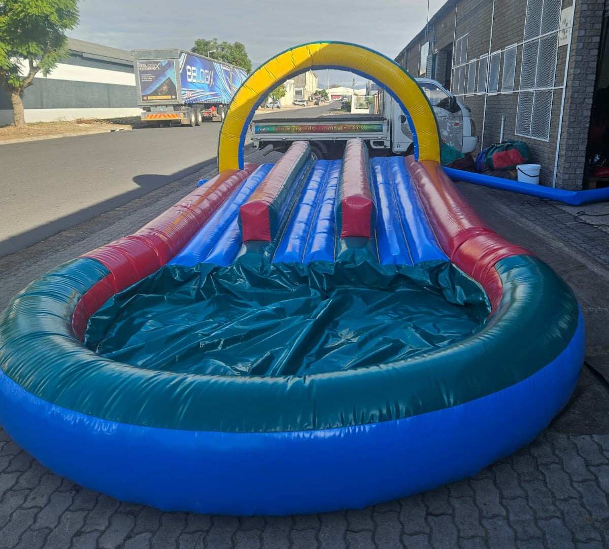 Triple Lane Water Slide / Inflatables – TrolleyExpress