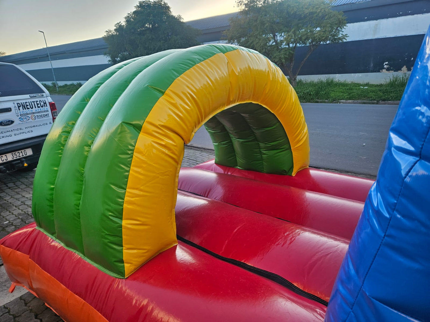 Inflatable Obstacle Mania