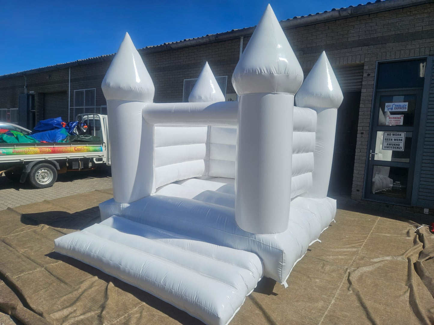 White Wedding Castle with Solid Walls